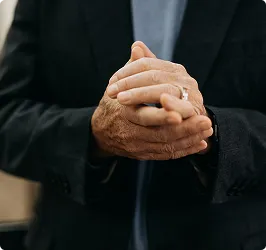 Indivior-home-carousel-keith-hands